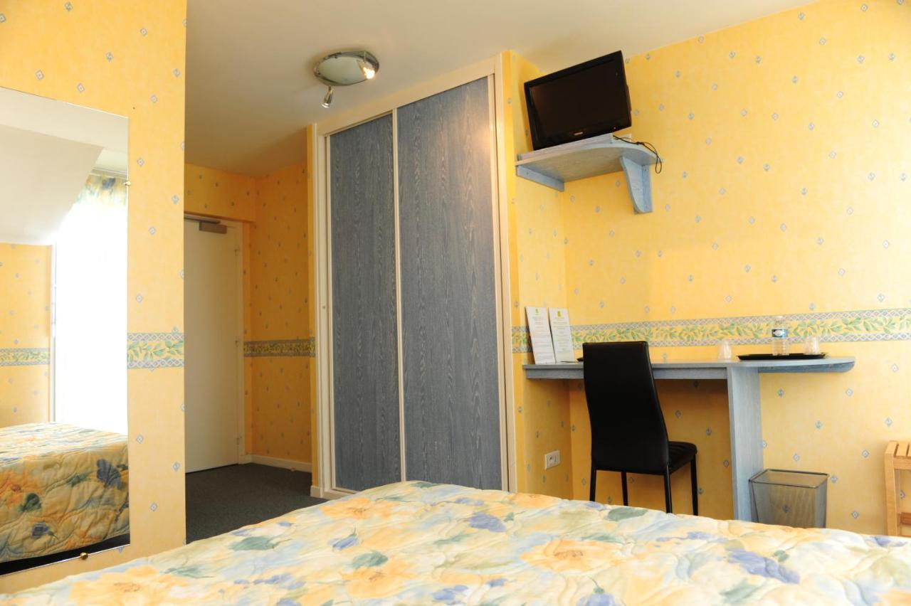 Logis Argonne Hotel Vouziers Екстер'єр фото