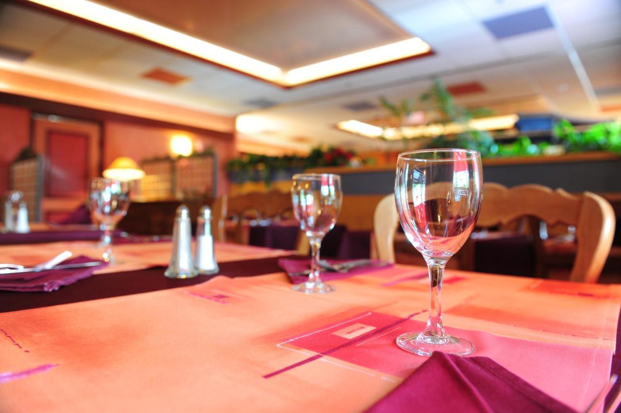 Logis Argonne Hotel Vouziers Екстер'єр фото