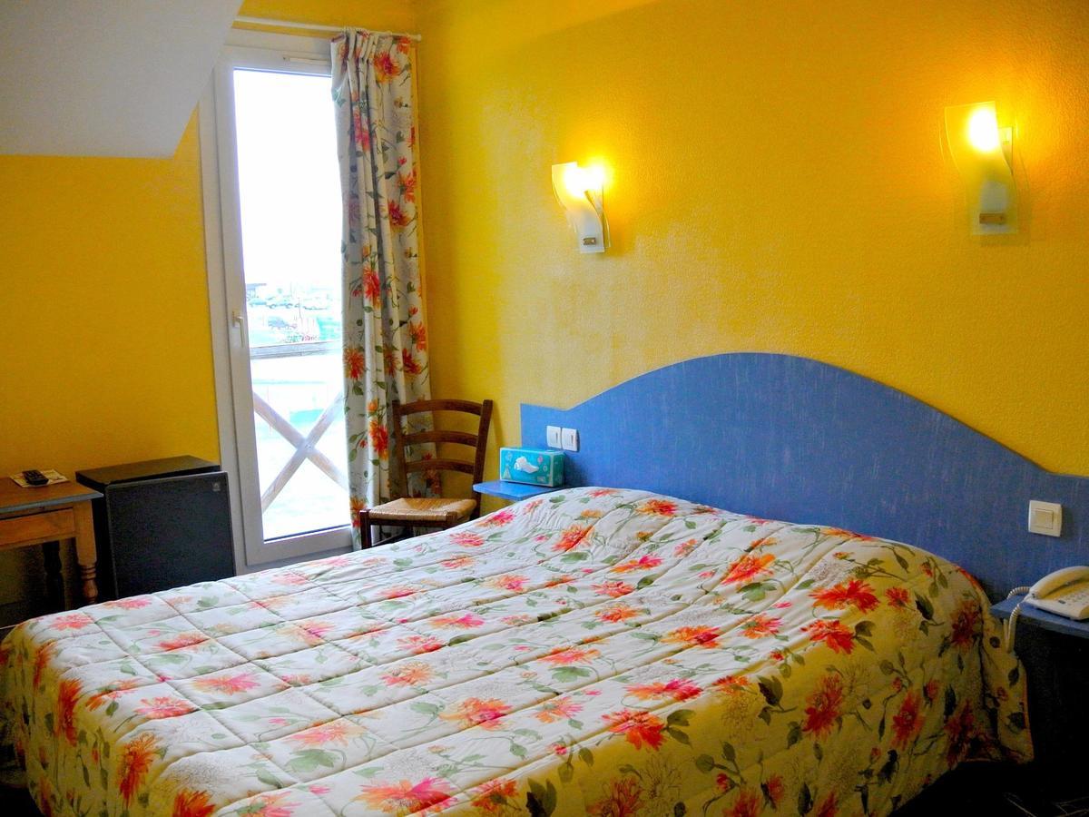 Logis Argonne Hotel Vouziers Екстер'єр фото