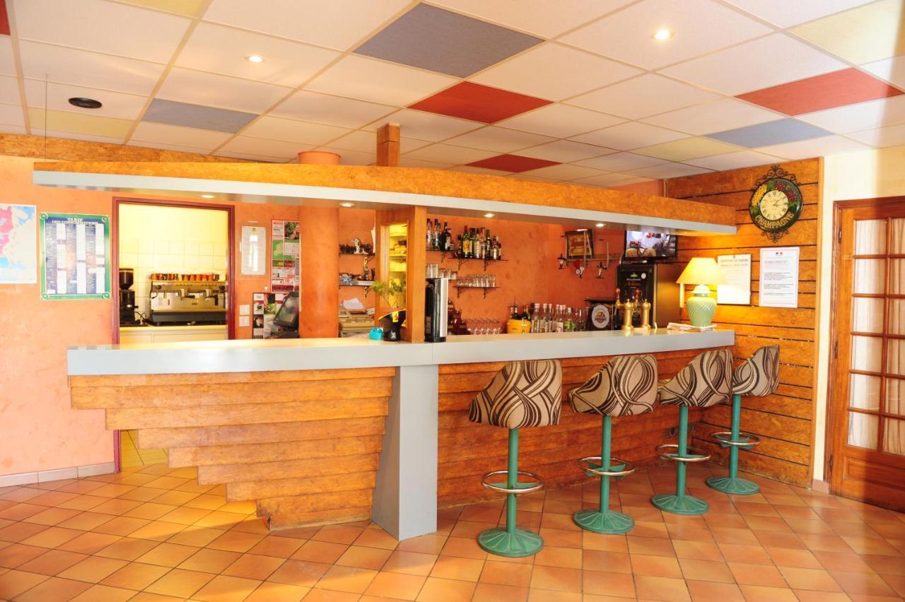 Logis Argonne Hotel Vouziers Екстер'єр фото
